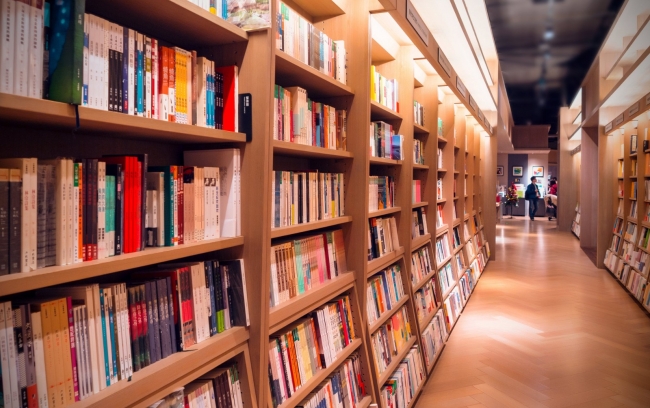 攝圖網(wǎng)_500772784_banner_書店書架（企業(yè)商用）